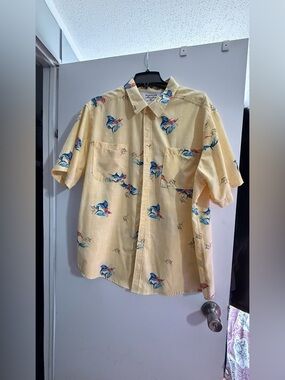 Haggar Yellow Short-Sleeve Button-Down Shirt with Blue & Red Fish Print